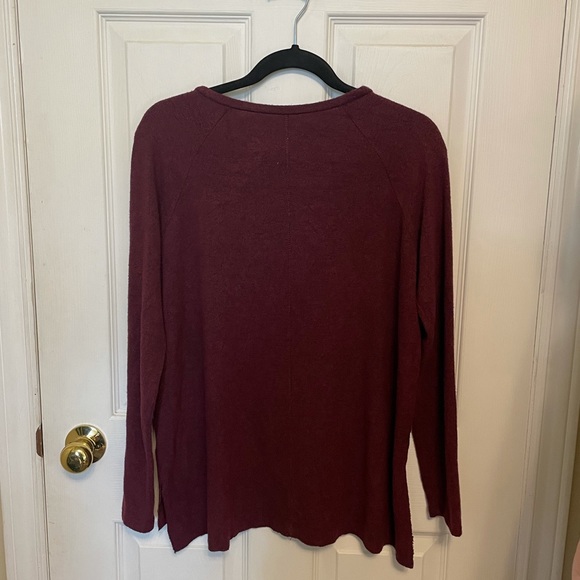 American Eagle Long Sleeve - Picture 2 of 3
